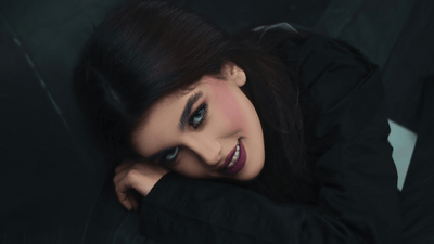 Korsešu gotiskās kleitas – kā izcelt vidukli un piešķirt siluetam izteiksmīgumu?