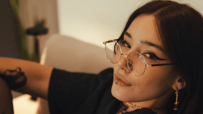 Castlecore uz sarkanā paklāja – kā gotiskā estētika iekaro modes pasauli