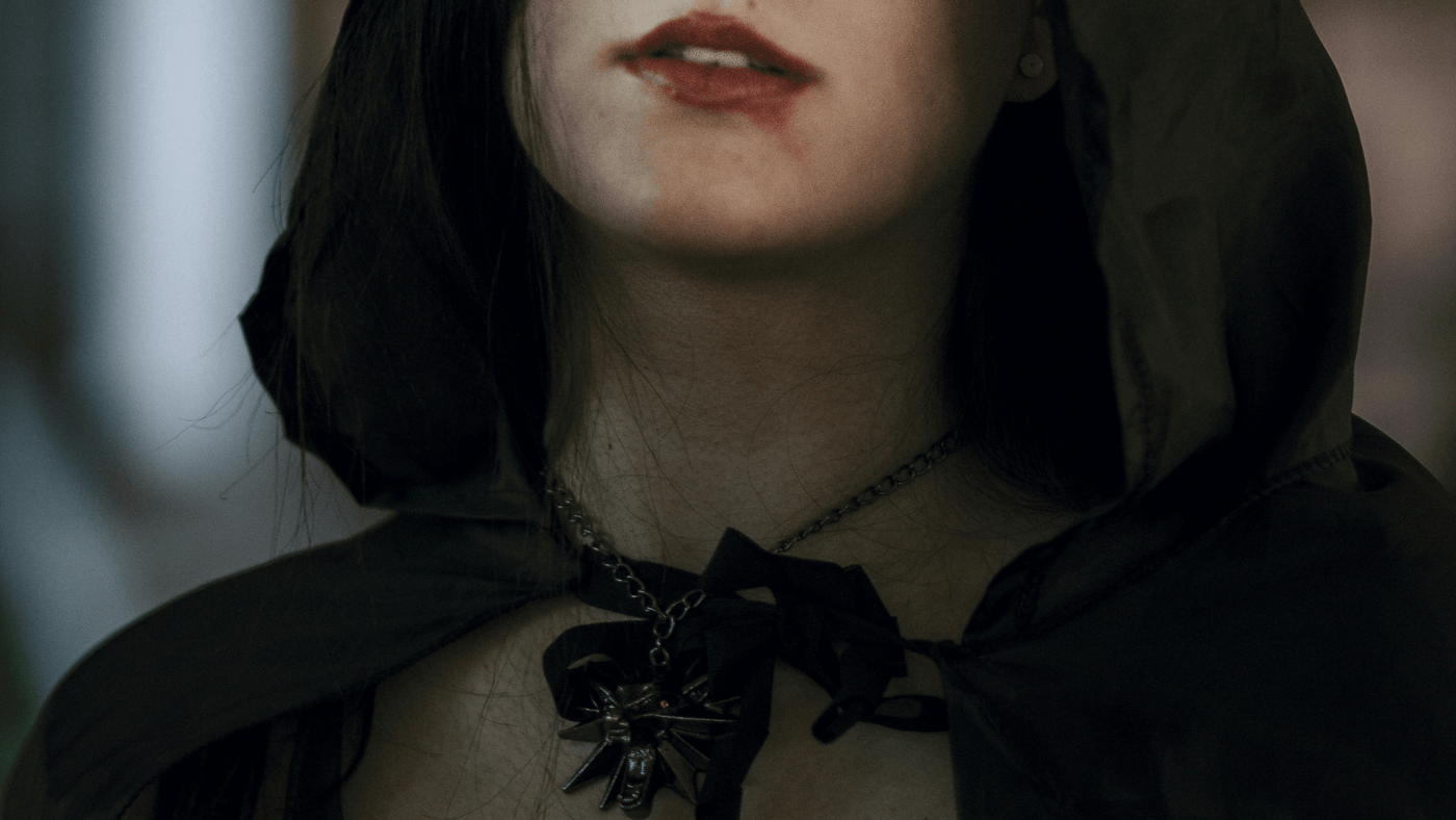 Gotiskās jakas ar kapuci – stils un funkcionalitāte vēsām dienām - Castle Gothic