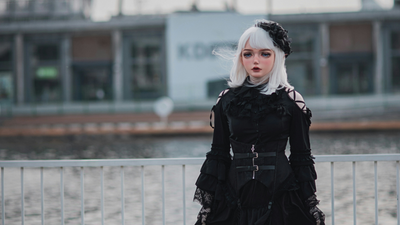 Gotiskā veste kā dark academia stila elements